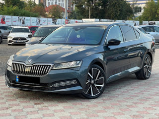 Skoda Superb foto 1