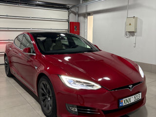 Tesla Model S foto 2