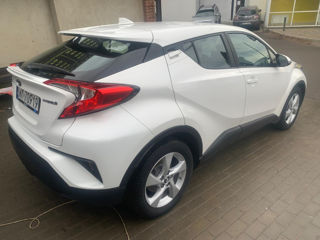 Toyota C-HR foto 2