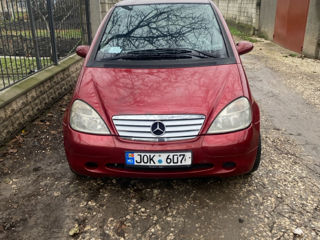 Mercedes A-Class foto 2