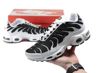 Nike Air Max Tn Plus Black/White foto 2