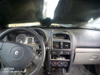 Piese Renault Clio anul 2002  ,  motor 1,4  ,  cutia automata. foto 4