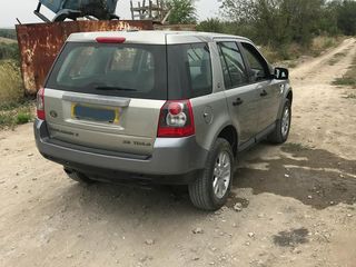 Dezmembrare Land Rover Freelander 2 / piese de pe motor / oglinzi / usi /aripi / stopuri foto 3