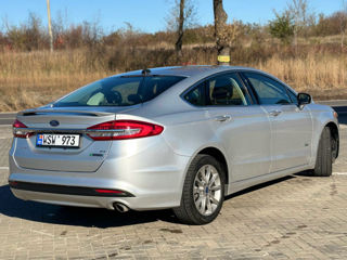 Ford Fusion foto 3