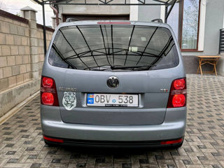 Volkswagen Touran foto 6