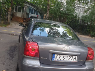 Toyota Avensis foto 4