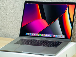 Macbook Pro 15/ Core I7 7820HQ/ 16Gb Ram/ Radeon Pro 560/ 500Gb SSD/ 15.4" Retina!! foto 3