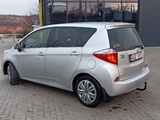 Toyota Verso-S foto 2