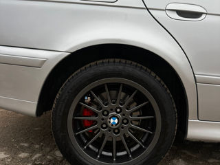 BMW 5 Series foto 4