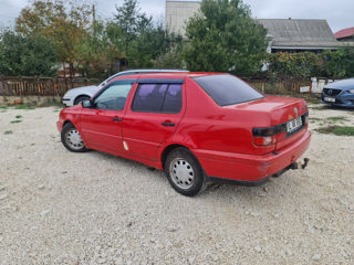 Volkswagen Vento foto 2