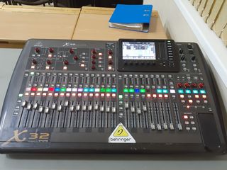 Behringer x32 consola audio digitala profesionala (mixer) foto 1