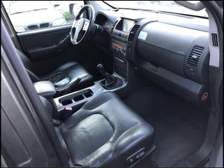 Nissan Pathfinder foto 8