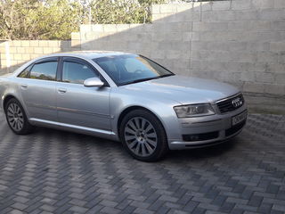 Audi A8 foto 1