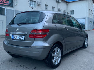 Mercedes B-Class foto 4