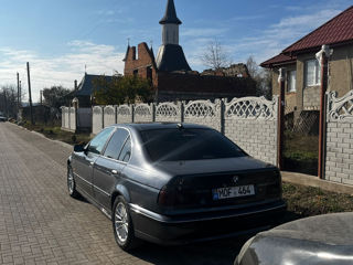 BMW 5 Series foto 4