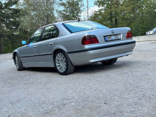 BMW 7 Series foto 2