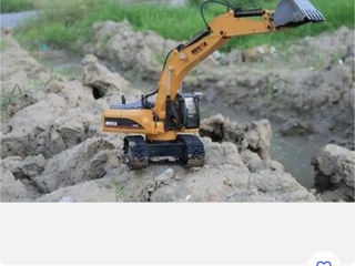 Excavator de brand ,total de metal ,super puternic si foarte trainic foto 7