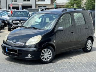 Toyota Yaris Verso foto 4