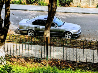 BMW 5 Series foto 2