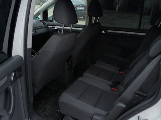 Volkswagen Touran foto 13