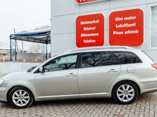 Toyota Avensis foto 3