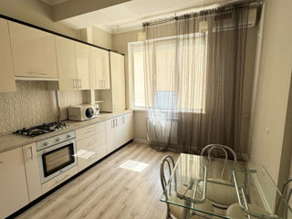 Apartament cu 2 camere, 80 m², Centru, Chișinău foto 9