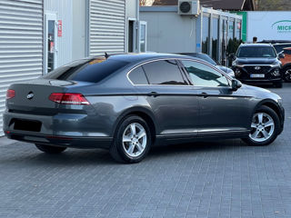 Volkswagen Passat foto 3