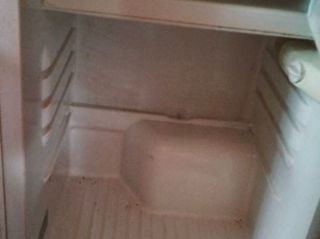 Холодильник маленький (требует ремонт) foto 2