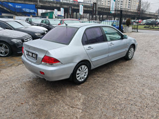 Mitsubishi Lancer foto 6