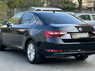 Skoda Superb foto 6