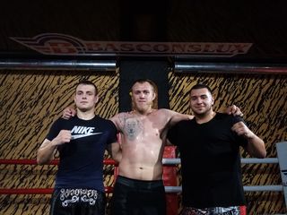 Buicani,sculianca.clubul sportiv "Garuda" invita toti doritorii la antrenamente-box,kickboxing,k-1.. foto 10