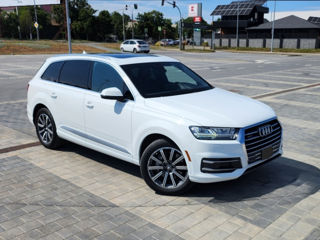 Audi Q7 фото 0