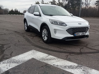 Ford Kuga foto 1