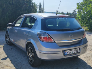 Opel Astra foto 2