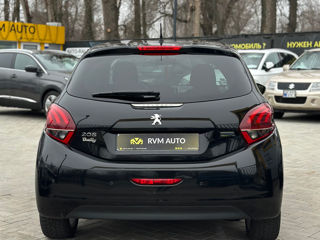 Peugeot 208 foto 5