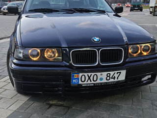 BMW 3 Series foto 8