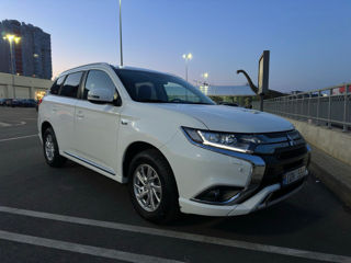 Mitsubishi Outlander foto 2