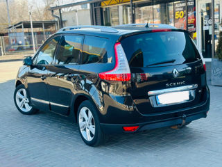 Renault Grand Scenic foto 2