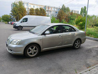 Toyota Avensis foto 2