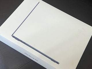 MacBook Air 13.6 8/512gb M3 model 2024