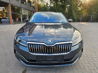 Skoda Superb foto 2