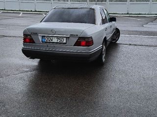 Mercedes E-Class foto 5