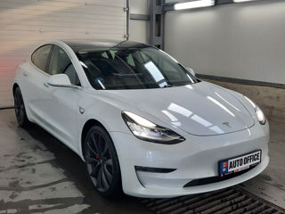 Tesla Model 3 foto 3