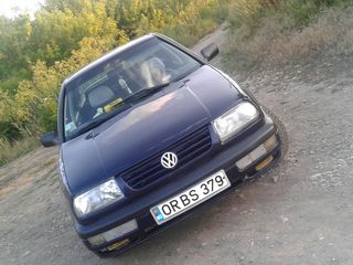 Volkswagen Vento foto 3