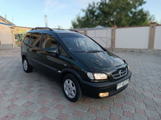 Opel Zafira foto 2