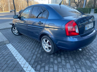 Hyundai Accent foto 4