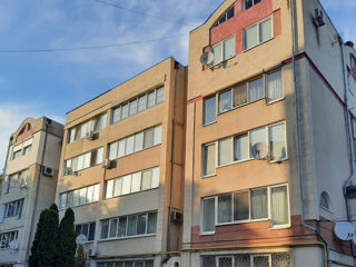 3-х комнатная квартира, 99 м², Центр, Кишинёв