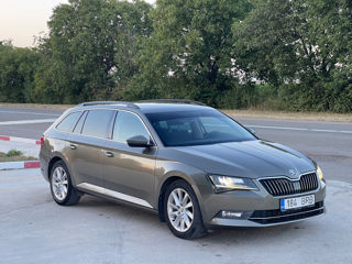 Skoda Superb foto 3