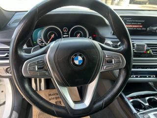 BMW 7 Series фото 9