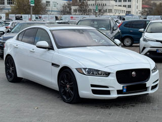 Jaguar XE foto 5